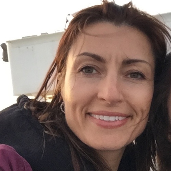 Meet your Posher, Ellen - Picture 2 of 3